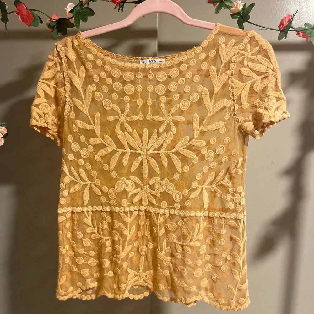 Chic Yellow Lace Blouse with Intricate Floral Patterns - Picture 2 of 6